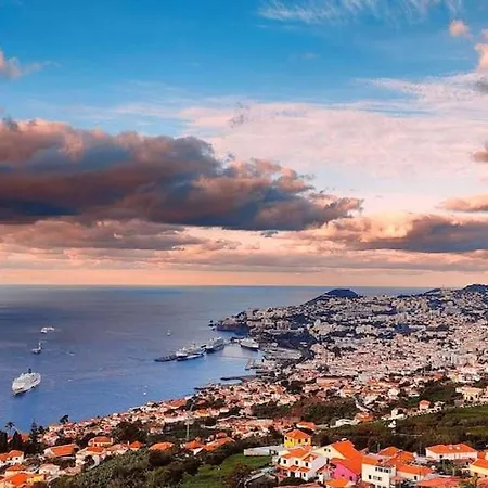 Casa Bela Vista Panoramic Views & Ac * Funchal (Madeira)